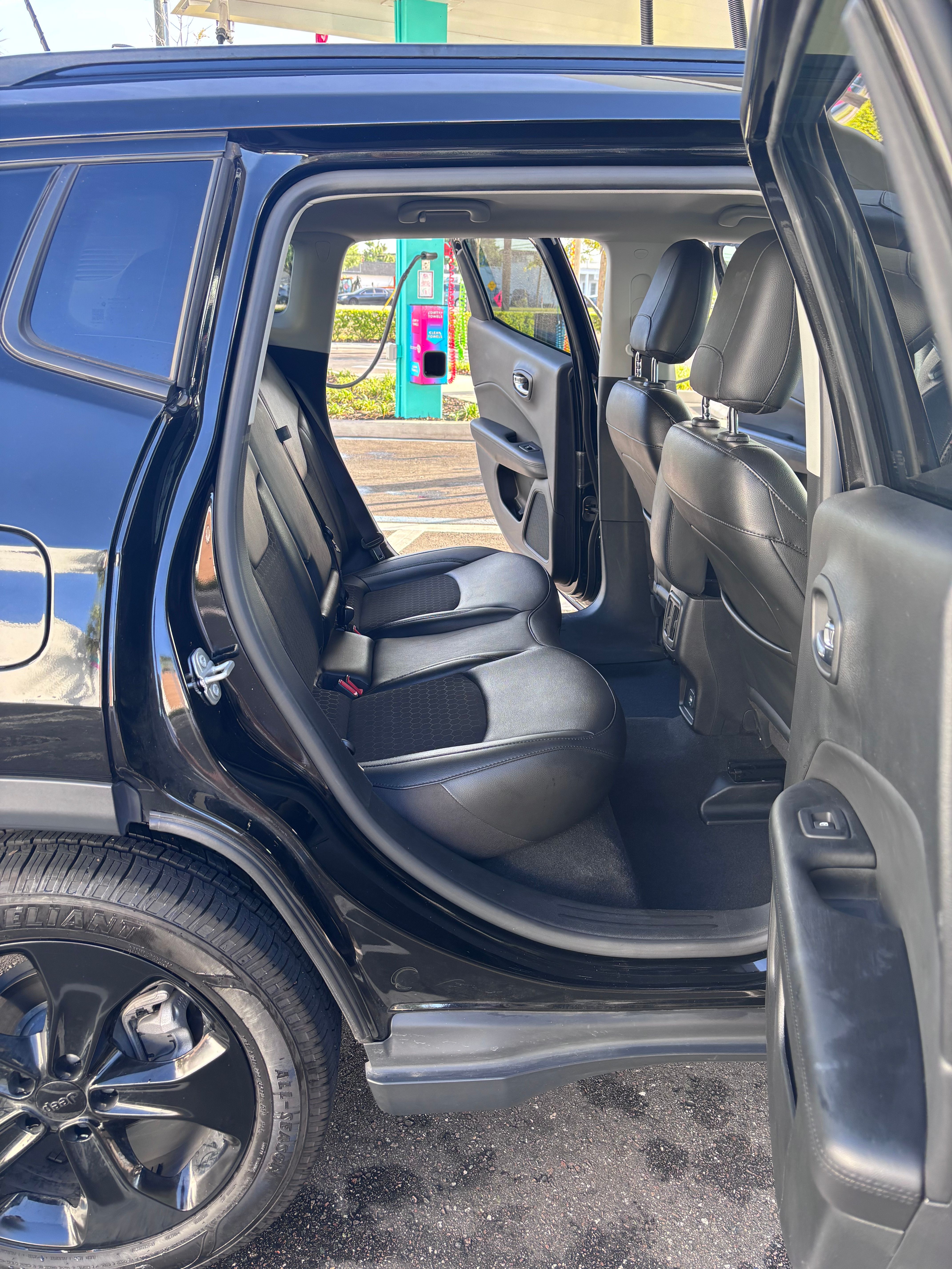 Used 2021 Jeep Compass Latitude FWD image 12