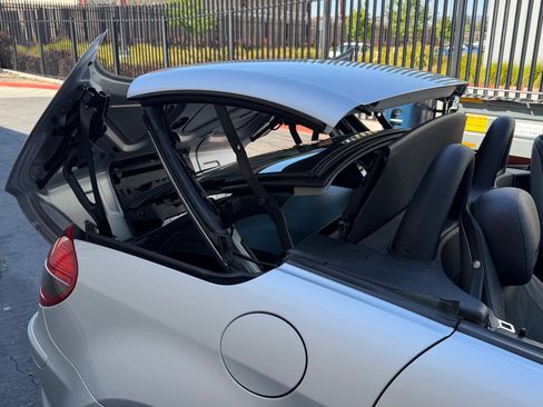 Used 2011 Mercedes-Benz SLK 300 image 11