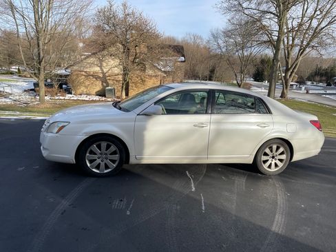 Used 2006 Toyota Avalon XLS image 1