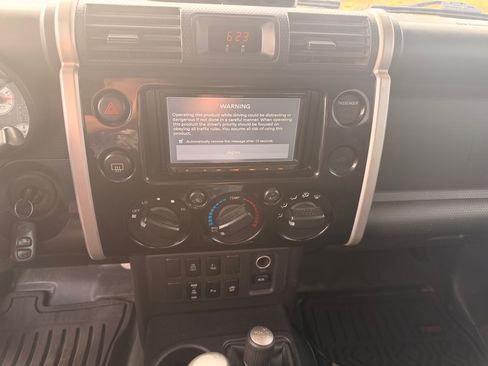 Used 2007 Toyota FJ Cruiser 4WD image 13