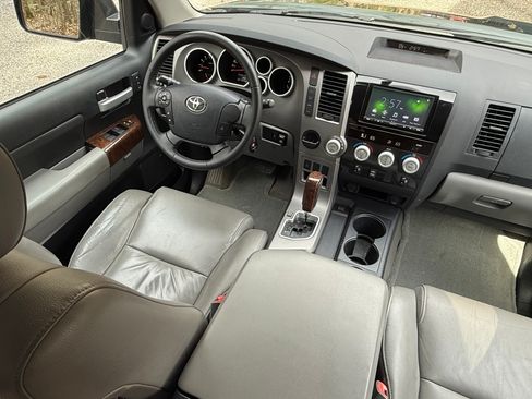 Used 2011 Toyota Tundra Limited w/ Memory Pkg image 11