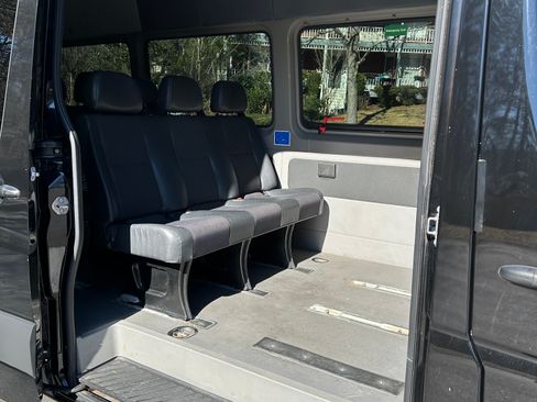 Used 2015 Mercedes-Benz Sprinter 2500 image 10