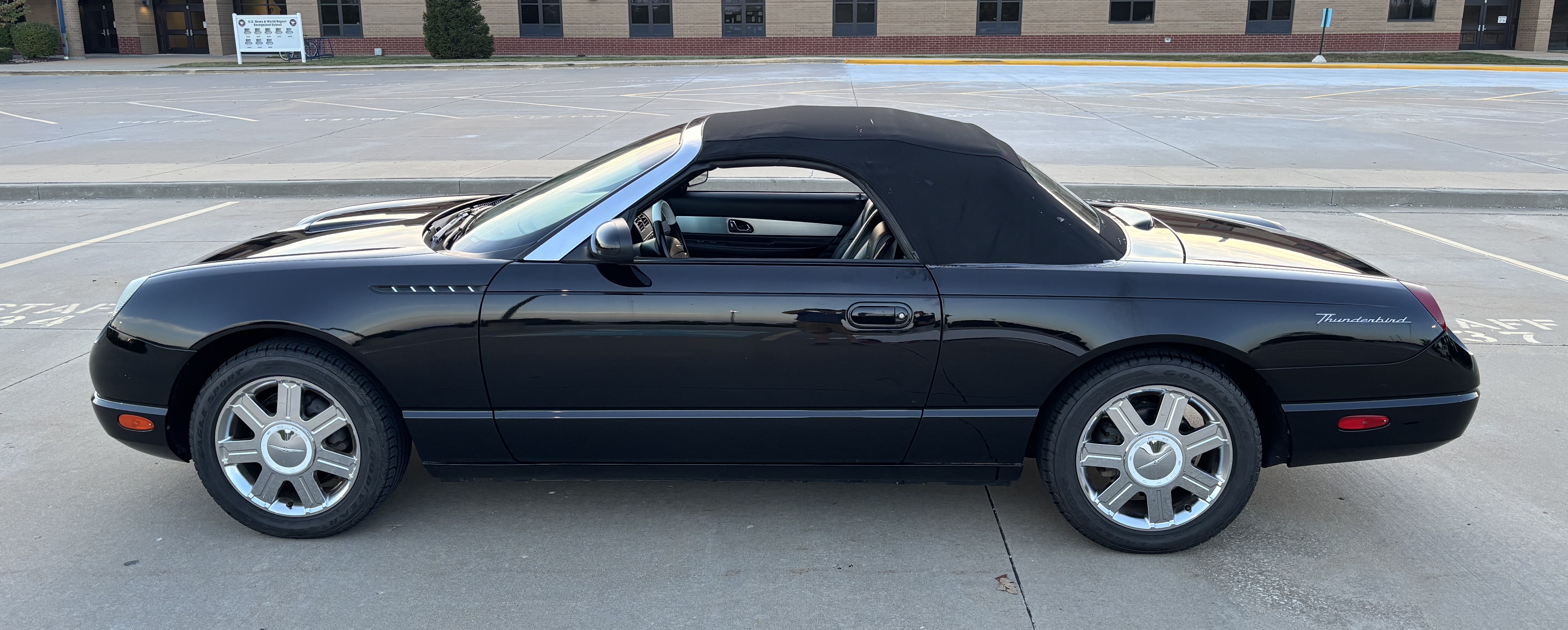 Used 2004 Ford Thunderbird RWD image 10