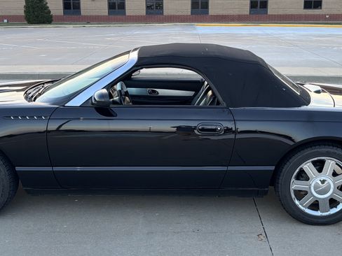 Used 2004 Ford Thunderbird RWD image 10