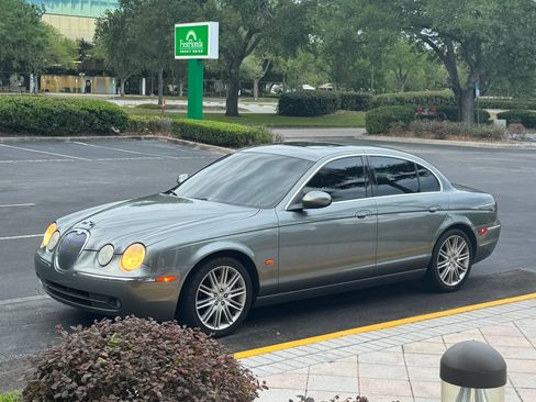 Used 2005 Jaguar S-TYPE 4.2 RWD image 9