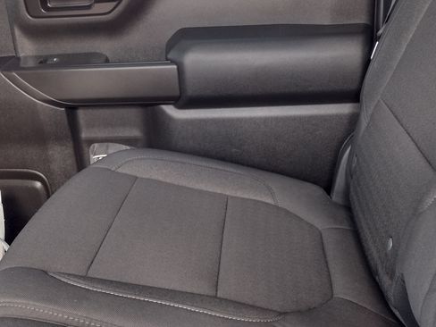 Used 2021 Chevrolet Silverado 1500 LT image 4