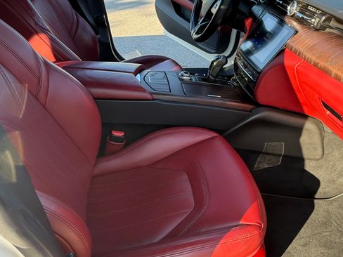 Used 2018 Maserati Quattroporte S GranLusso image 11