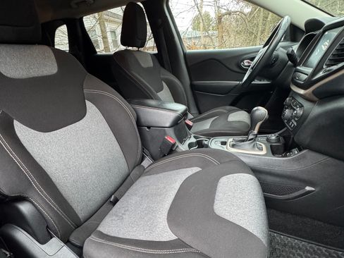 Used 2014 Jeep Cherokee Latitude w/ Cold Weather Group image 16