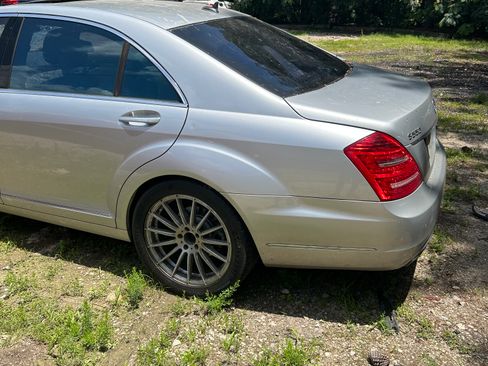 Used 2010 Mercedes-Benz S 550 image 4