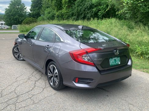 Used 2018 Honda Civic EX-T image 6