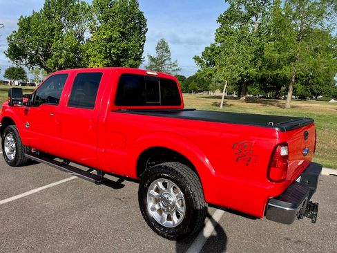 Used 2016 Ford F250 Lariat w/ Lariat Ultimate Package image 4