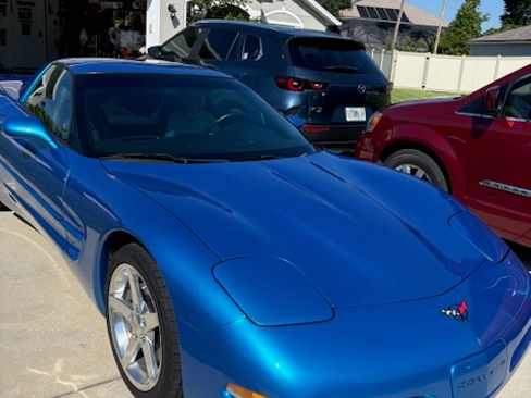 Used 1998 Chevrolet Corvette Coupe w/ Memory Pkg image 5