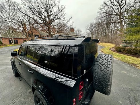 Used 2022 Land Rover Defender 110 SE image 15