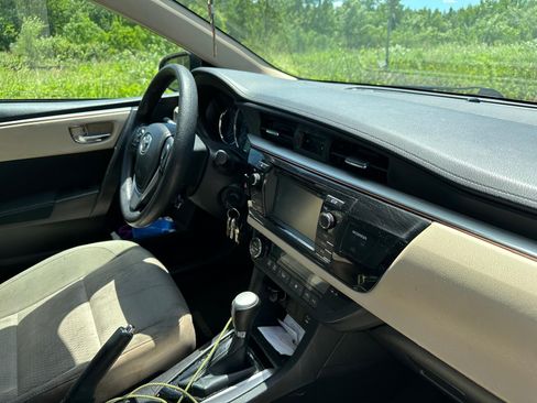 Used 2014 Toyota Corolla LE FWD image 13
