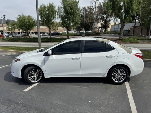 Used 2015 Toyota Corolla LE image 5