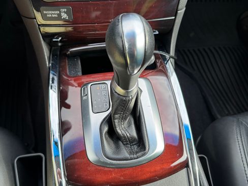 Used 2013 INFINITI G37 Journey w/ Premium Pkg image 13