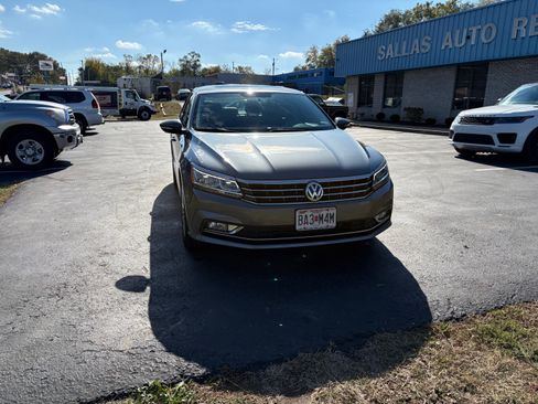 Used 2017 Volkswagen Passat 1.8T SE image 5