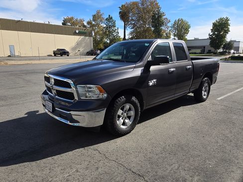 Used 2018 RAM 1500 Classic SLT image 8