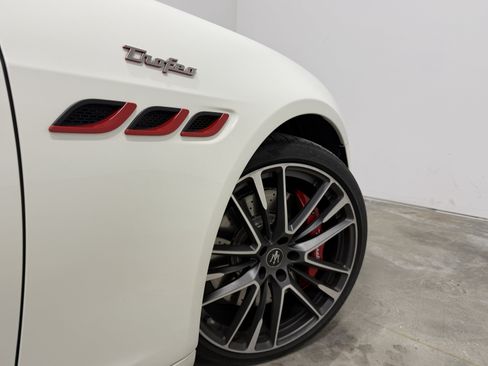 Used 2021 Maserati Quattroporte Trofeo image 8