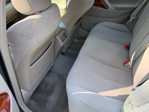 Used 2011 Toyota Camry XLE w/ SE/XLE Extra-Value Pkg image 15