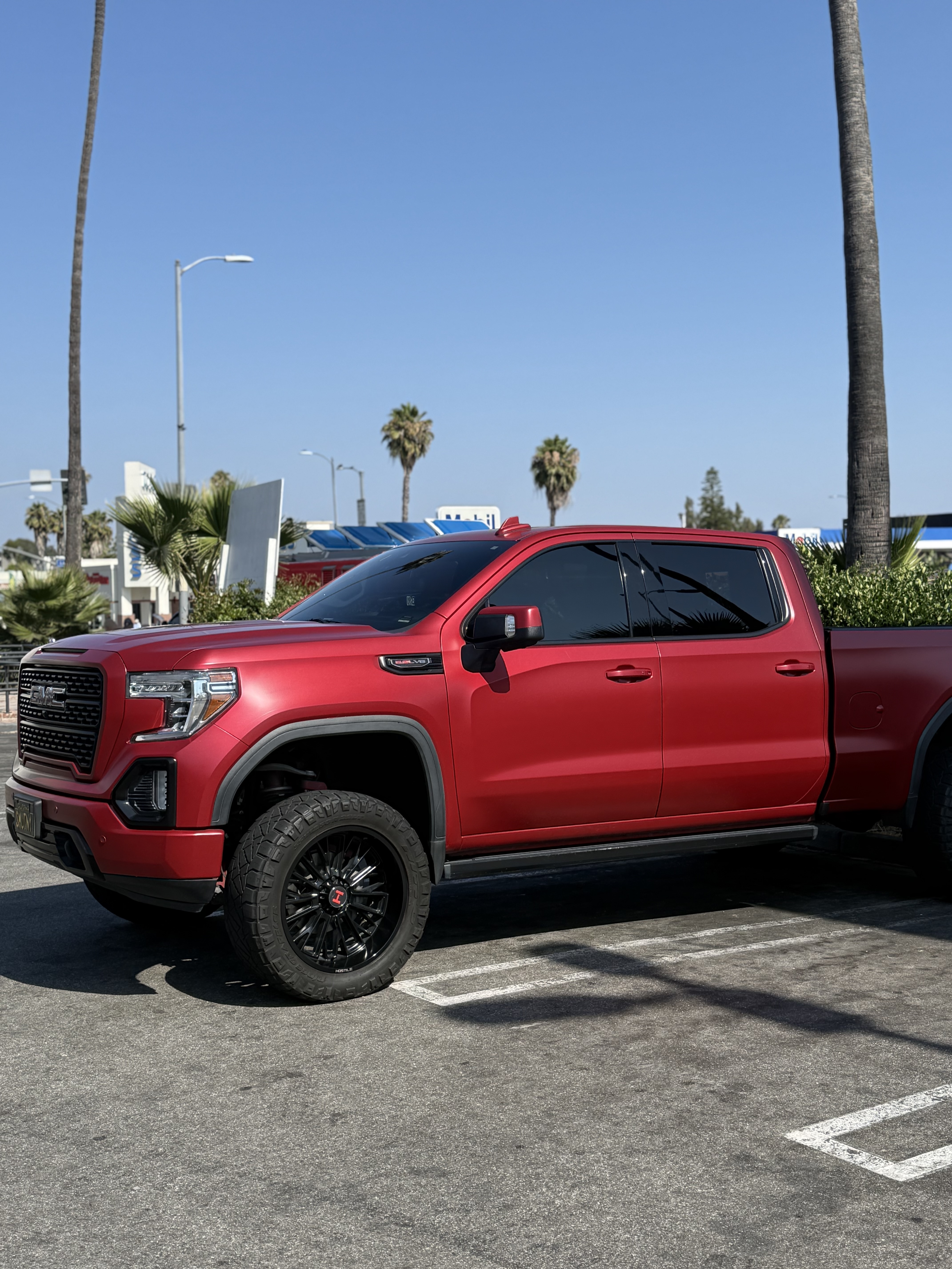 Used 2019 GMC Sierra 1500 Denali w/ Denali Ultimate Package AWD/4WD image 2