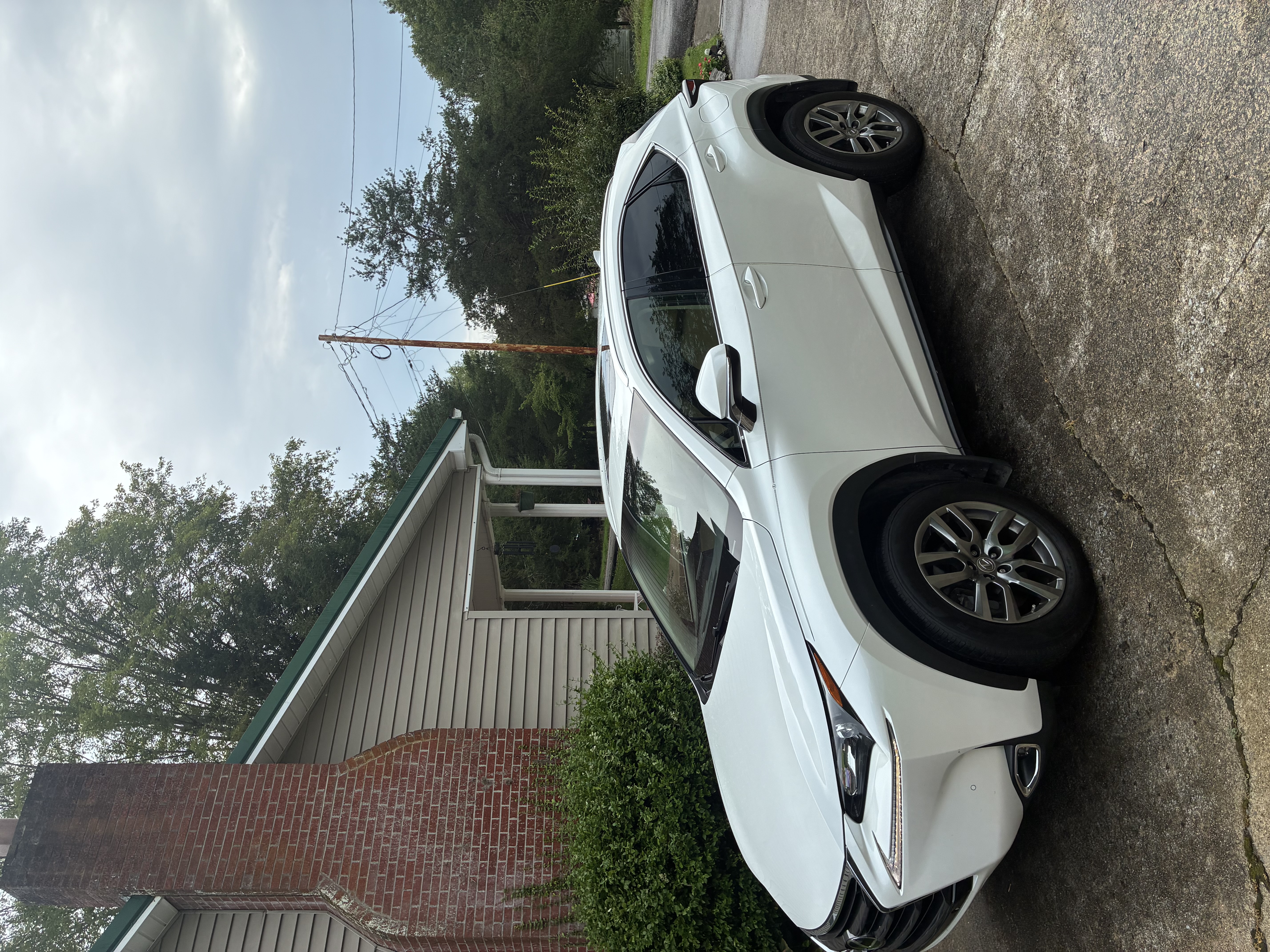Used 2015 Lexus NX 200t FWD w/ Luxury Package image 4