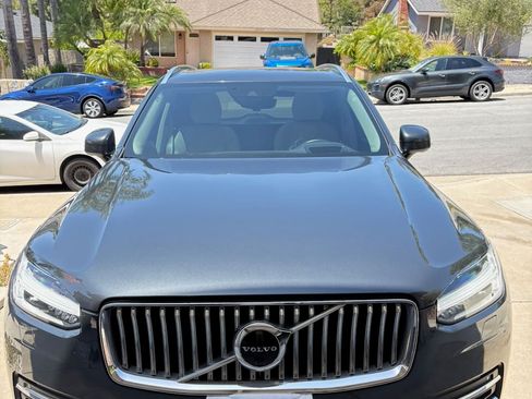 Used 2022 Volvo XC90 T8 Inscription Expression w/ Advanced Package AWD/4WD image 4