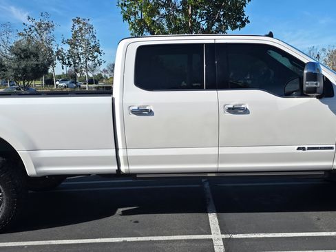 Used 2019 Ford F350 Platinum w/ Platinum Ultimate Package image 2