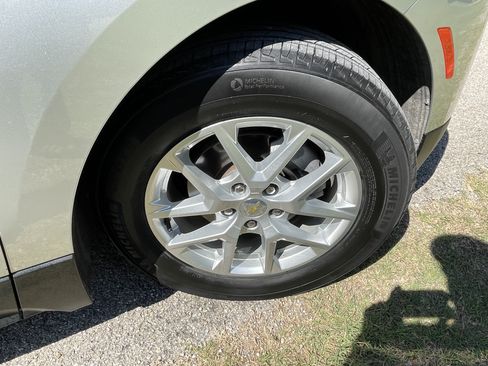 Used 2022 Chevrolet Equinox LS image 17