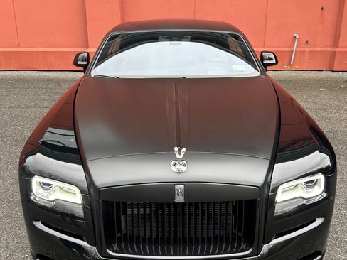 Used 2018 Rolls-Royce Wraith RWD image 4