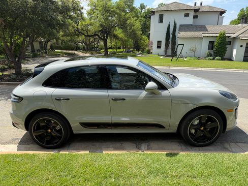 Used 2020 Porsche Macan Turbo image 9