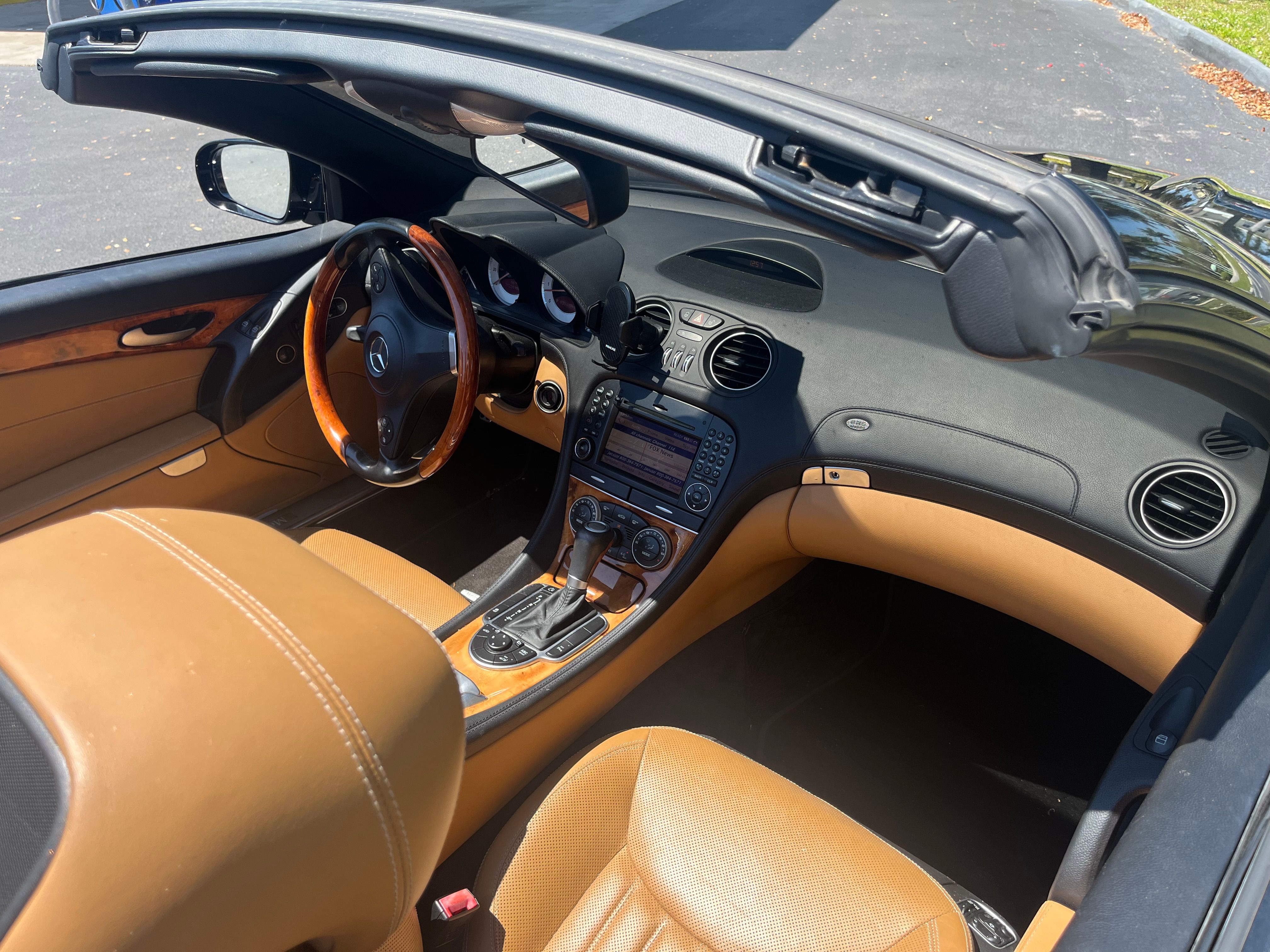 Used 2012 Mercedes-Benz SL 550 image 5