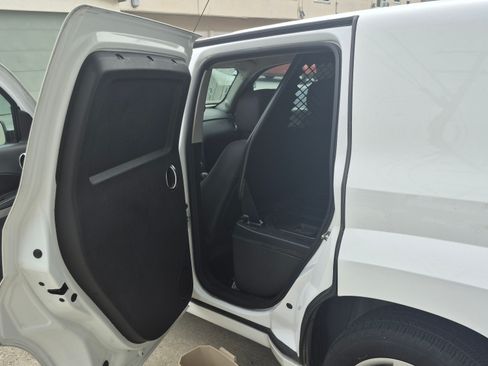 Used 2010 Chevrolet HHR LS image 11