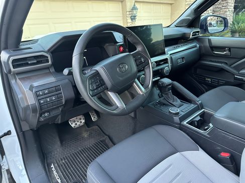 Used 2024 Toyota Tacoma TRD Sport w/ TRD Sport Upgrade Package RWD image 21