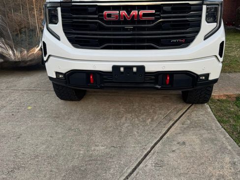 Used 2022 GMC Sierra 1500 AT4 w/ AT4 Premium Package image 4