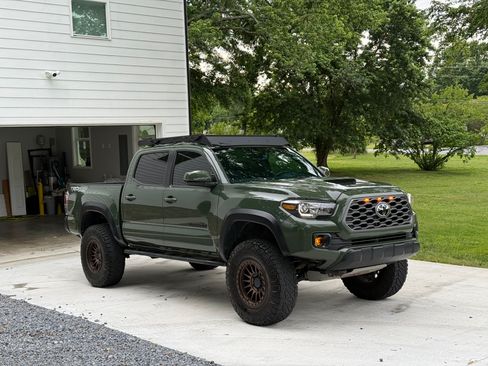Used 2021 Toyota Tacoma TRD Off-Road AWD/4WD image 9
