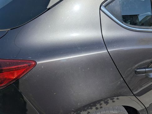 Used 2017 MAZDA MAZDA3 Touring FWD image 17