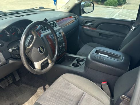 Used 2013 Chevrolet Avalanche LS w/ Texas Edition image 5