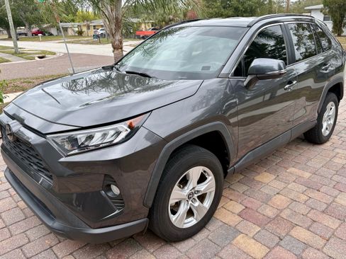 Used 2021 Toyota RAV4 XLE image 1