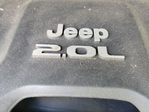 Used 2019 Jeep Wrangler Unlimited Sahara image 13