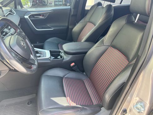 Used 2021 Toyota RAV4 XSE w/ Weather Package AWD/4WD image 5