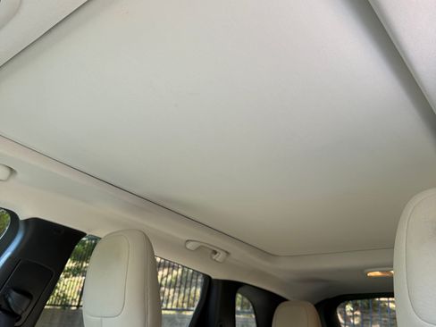 Used 2016 Jeep Cherokee 75th Anniversary FWD image 16
