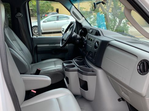 Used 2009 Ford E-250 and Econoline 250 Extended image 10