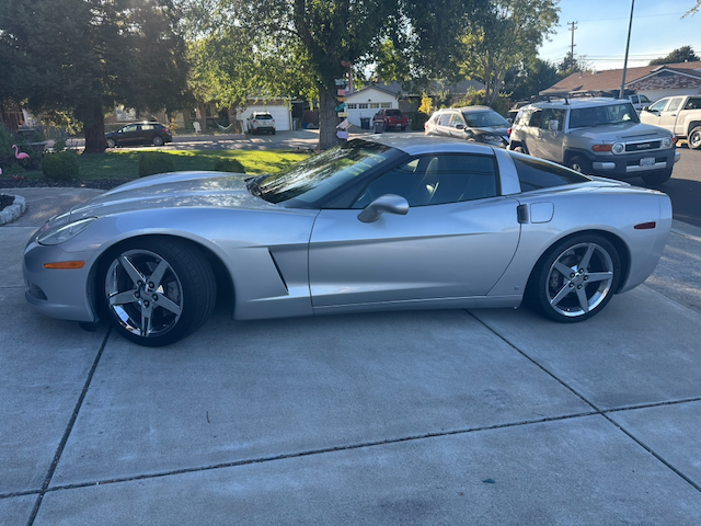 Used 2006 Chevrolet Corvette Coupe w/ Preferred Equipment Group RWD image 1