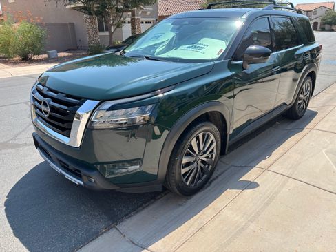 Used 2022 Nissan Pathfinder SL w/ SL Premium Package AWD/4WD image 3