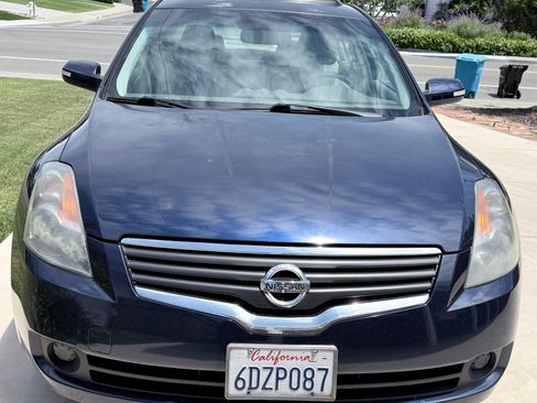Used 2009 Nissan Altima Hybrid Sedan w/ Connection Pkg FWD image 2