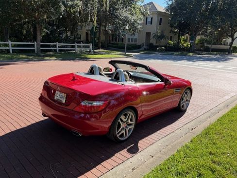Used 2014 Mercedes-Benz SLK 250 image 9