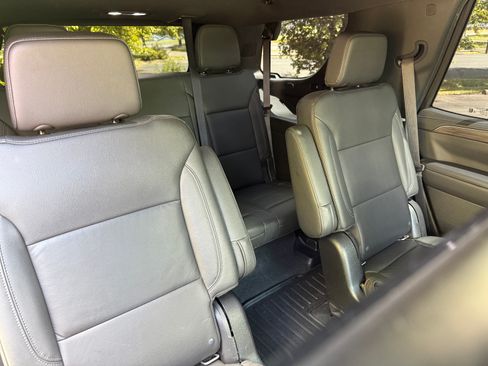 Used 2021 Chevrolet Tahoe Z71 w/ Rear Media and Nav Package AWD/4WD image 10