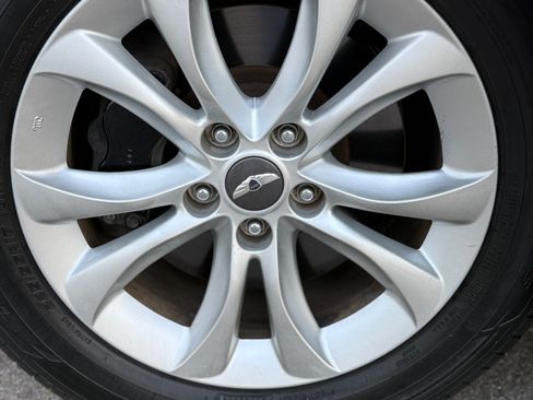 Used 2013 Hyundai Genesis 3.8 image 14