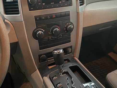 Used 2008 Jeep Grand Cherokee Laredo AWD/4WD image 10